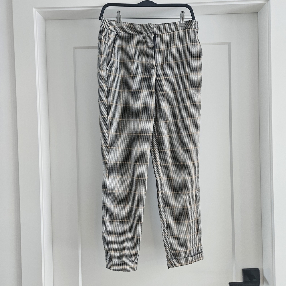 Vero Moda Women's Gray and Tan Plaid Trousers